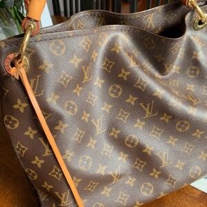 Louis Vuitton Artsy MM Monogram